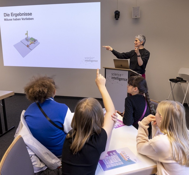 Intelligent impulses, intelligent diversity – Girls’ Day 2024 @SCIoI