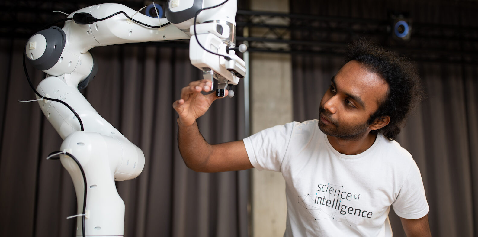 Inside a course on embodied intelligence: SCIoI’s Aravind Battaje explores new ways of teaching science